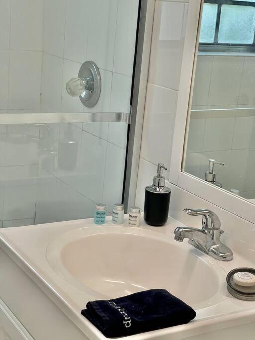 Amazing 5 - Bed Apartments Perfect For A Large Family Bal Harbour Екстер'єр фото